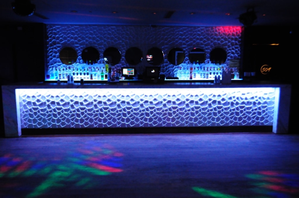 Deckenpaneele Kunststoff 3D PVC Wandpaneele (4*50cm x50cm) Deckenpaneele Kunststoff 3D PVC Wandpaneele (4*50cm x50cm)